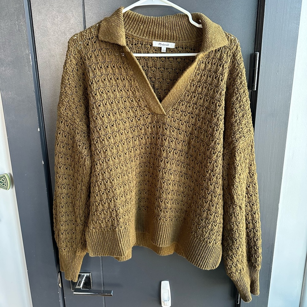Madewell V-Neck Sweater in golden spinach